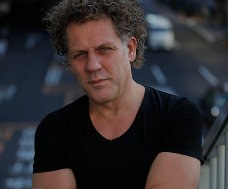 Kees Van Der Spek Lengte crowdsurvival Kees Van Der Spek Lengte crowdsurvival